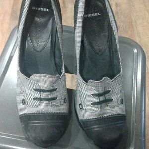 Diesel Women's Chic Black and Gray Heels